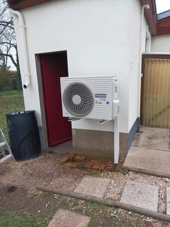 Installation climatisation en extérieur dan le Cher